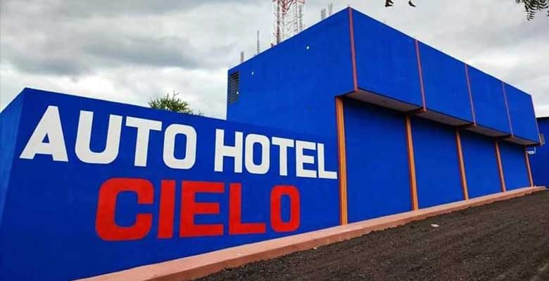 Auto Hotel El Cielo